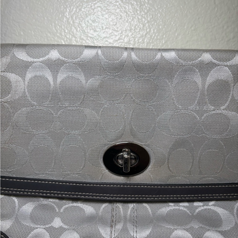 Elegant coach Gray Shoulder crossbody Bag - Picture 4 of 10
